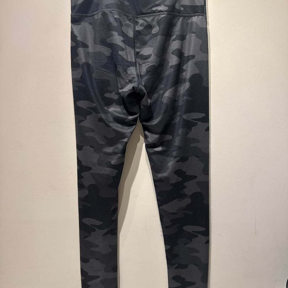 SO Camo High-Waisted Active Yoga Leggings - Picture 2 of 3